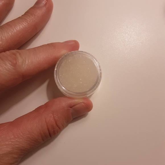 Lip Scrub Set of 3 MIX AND MATCH SEE DESCR… - Picture 4 of 5